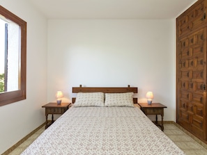 5 Schlafzimmer, individuell eingerichtet, Bettwäsche