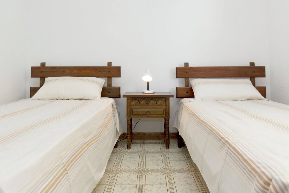Departamento clásico, 3 habitaciones | 5 habitaciones, muebles diferentes y ropa de cama
