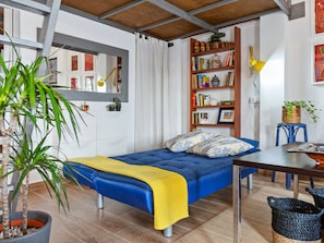 4 bedrooms, individually furnished, iron/ironing board - Nature Hideaway in Deltebre for Families (Deltebre)