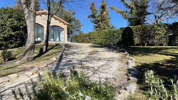 Comfort Villa, 4 Bedrooms | Exterior