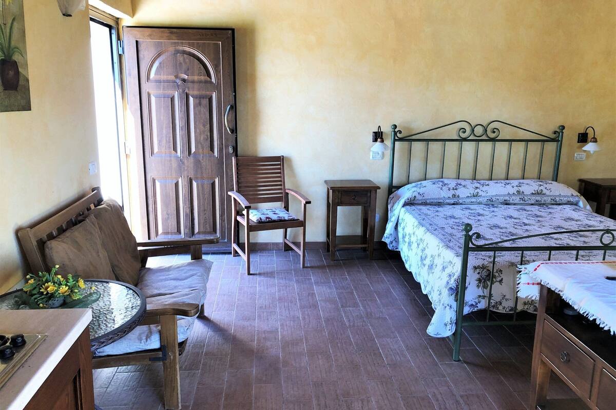 2 bedrooms, individually furnished, bed sheets
