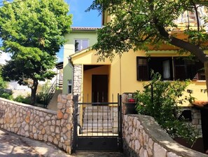 บริเวณภายนอก