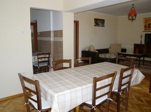 Classic Apartment, 3 Bedrooms | Dining