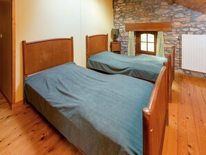 Klassiek huis, 4 slaapkamers | 4 slaapkamers, individueel gemeubileerd, beddengoed