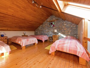 Nhà phong cách cổ điển, 4 phòng ngủ | 4 phòng ngủ, trang bị nội thất với thiết kế riêng biệt, bộ trải giường 