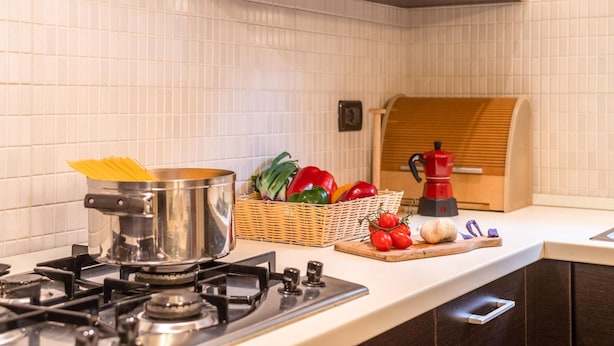 Private kitchen - Modern Apartment in Meina Near the Lake (Meina)