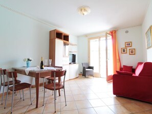Dining - Cosy Apartment in Jesolo With Shared Pool (Jesolo)