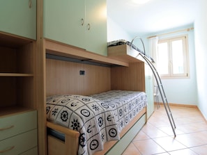 4 bedrooms, individually furnished, iron/ironing board, bed sheets