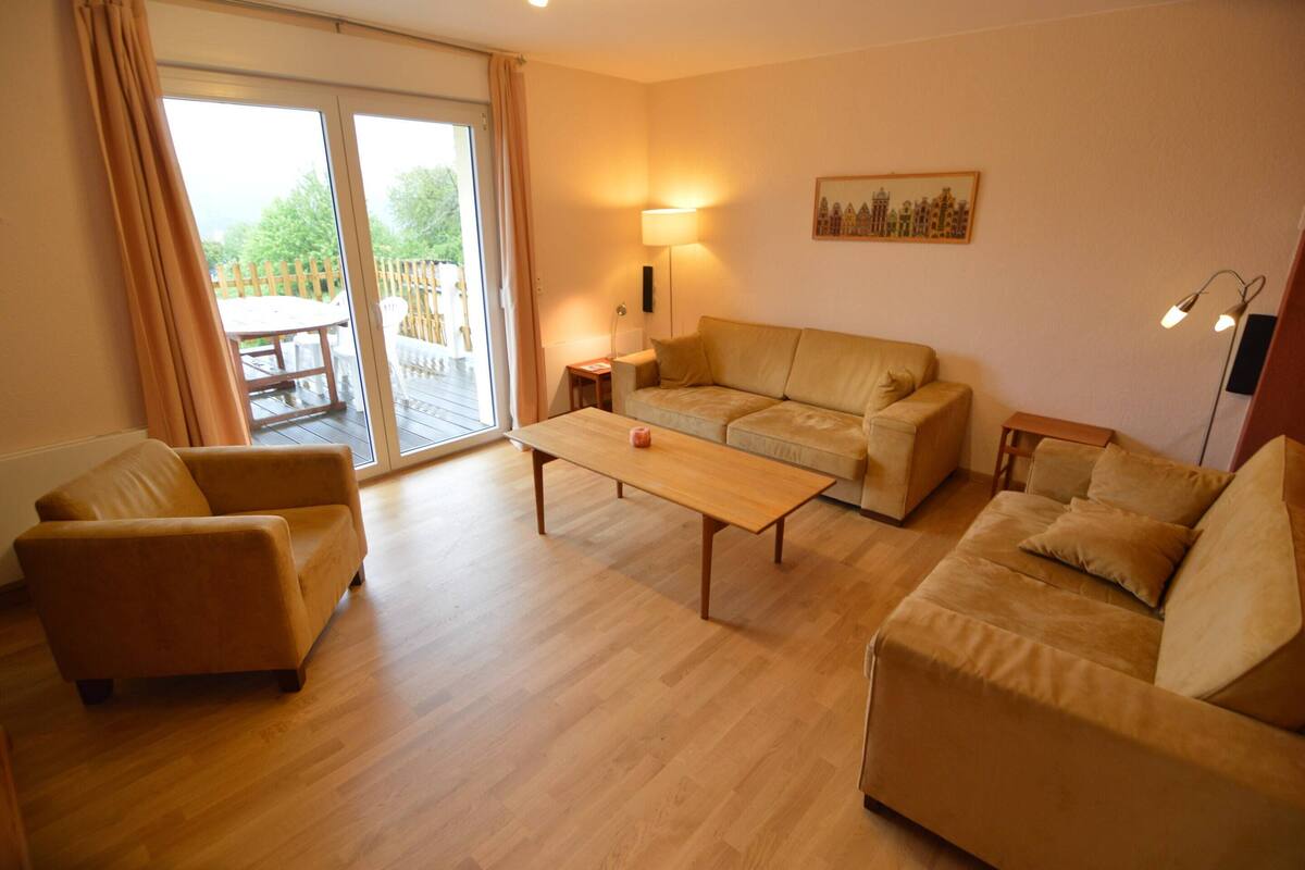 Nhà phong cách cổ điển, 5 phòng ngủ | Khu phòng khách | Đầu đĩa DVD