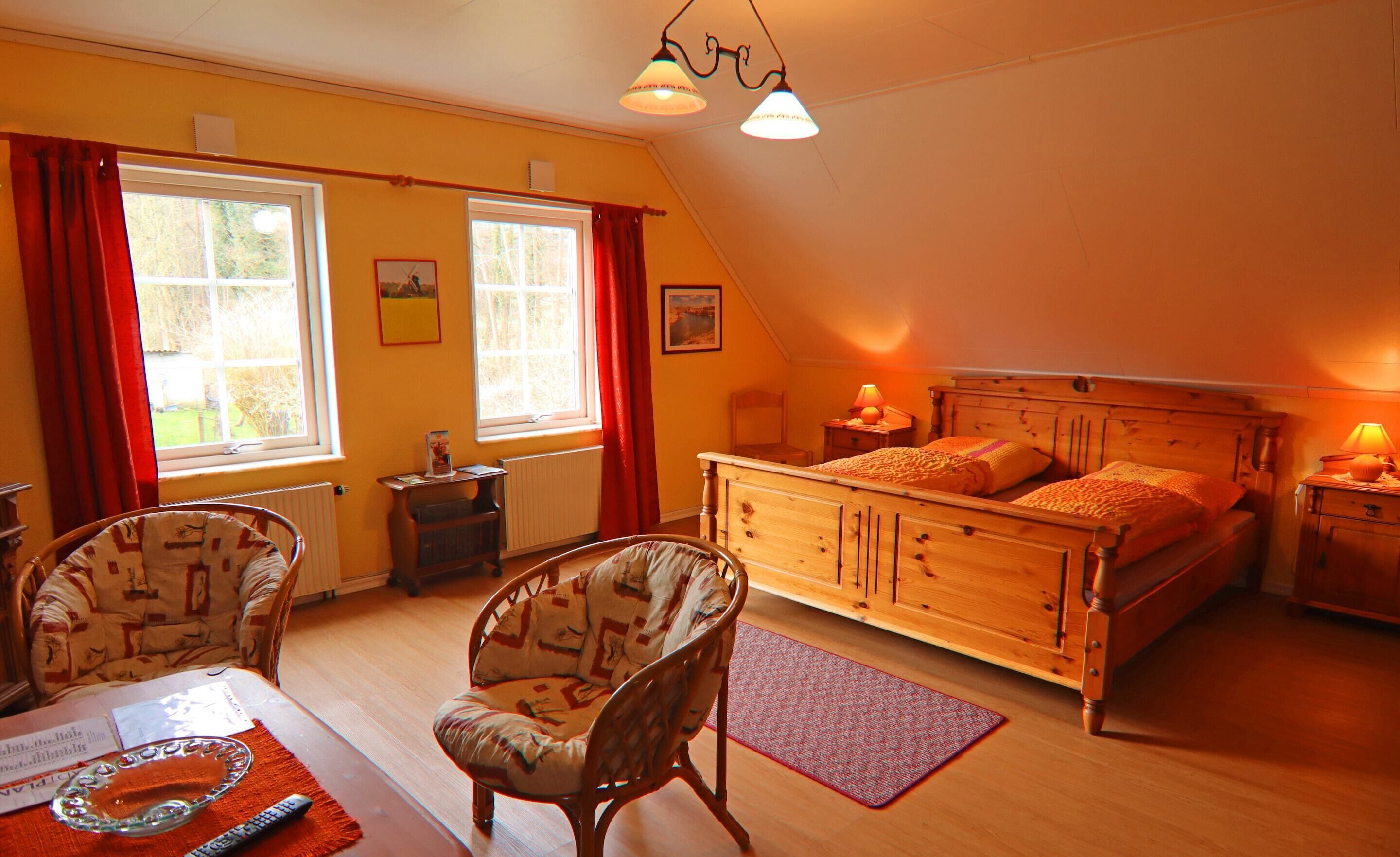 Căn hộ phong cách cổ điển, 2 phòng ngủ | 4 phòng ngủ, trang bị nội thất với thiết kế riêng biệt, bộ trải giường 