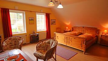 Classic Apartment, 2 Bedrooms | 4 bedrooms, individually furnished, bed sheets