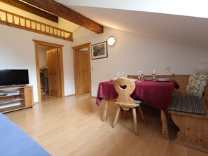Comfort Apartment, 2 Bedrooms | Living room - Vintage Apartment With Sauna in Hopfgarten (Hopfgarten im Brixental)