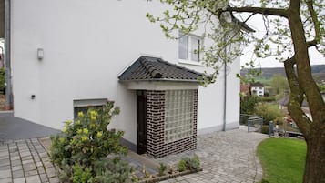 Classic Apartment, 3 Bedrooms | Reception