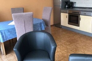 Classic-Apartment, 3 Schlafzimmer | Wohnzimmer