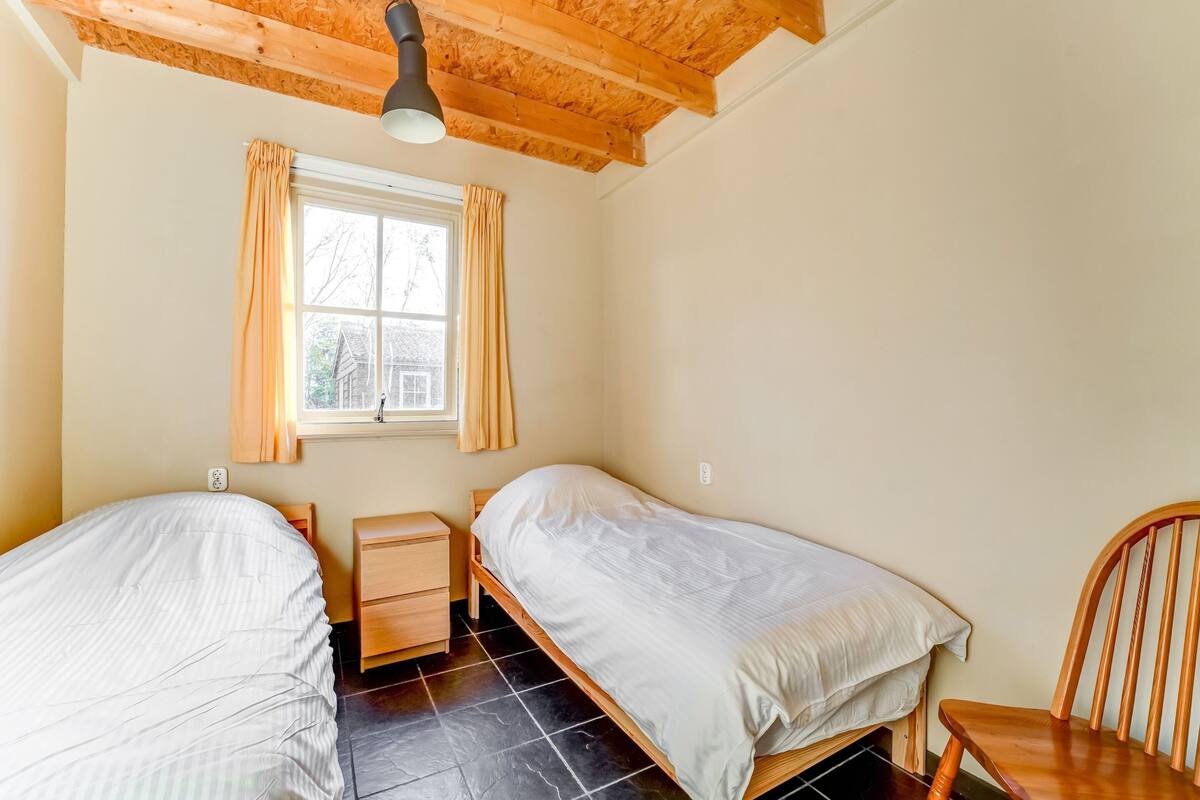 Casa clássico, 3 quartos | 3 quartos, individualmente mobiliados, roupa de cama