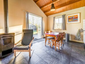 Comfort House, 3 Bedrooms | Dining - Tranquil Holiday Home in Lage Zwaluwe With Terrace (Lage Zwaluwe)