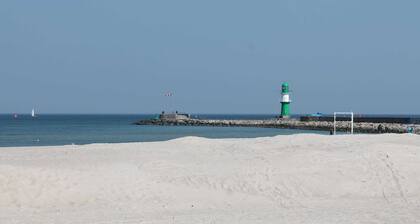 Modernly Furnished Holiday Home Near the Beach