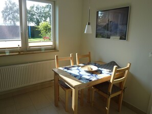 Classic House, 2 Bedrooms | Dining