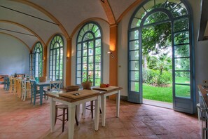 Elite Villa, 6 Bedrooms | Dining - Expensive Villa With Tennis Court in Sinalunga (Sinalunga)