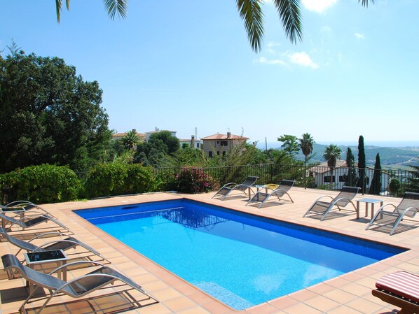 Classic Villa, 5 Bedrooms | Pool | Indoor pool, outdoor pool