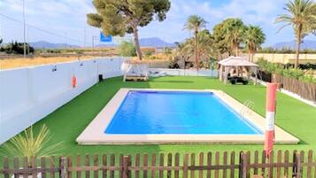 Casa clàssica, 4 dormitoris | Piscina | Piscina a l'aire lliure