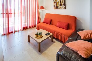 Classic Apartment, 2 Bedrooms | Living room