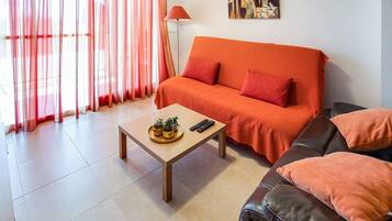 Classic Apartment, 2 Bedrooms | Living room