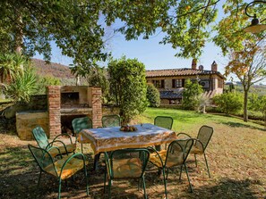 Comfort House, 2 Bedrooms | Outdoor dining - Farmhouse With air Conditioning, Private Terrace and Pool (Citta della Pieve)