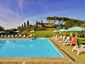 Comfort House, 2 Bedrooms | Pool | Indoor pool, outdoor pool - Farmhouse With air Conditioning, Private Terrace and Pool (Citta della Pieve)