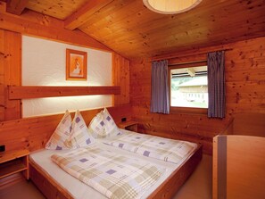 5 多间卧室、特色家居、床单
