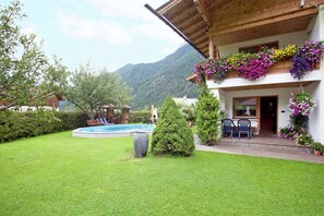 Classic Apartment, 3 Bedrooms | Garden