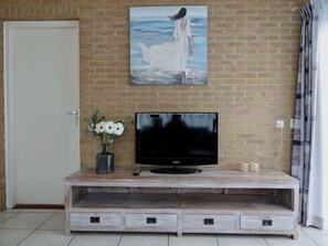 Comfort House, 2 Bedrooms | Living room - Comfortable Holiday Home in Noordwijkerhout Near the sea (Noordwijkerhout)