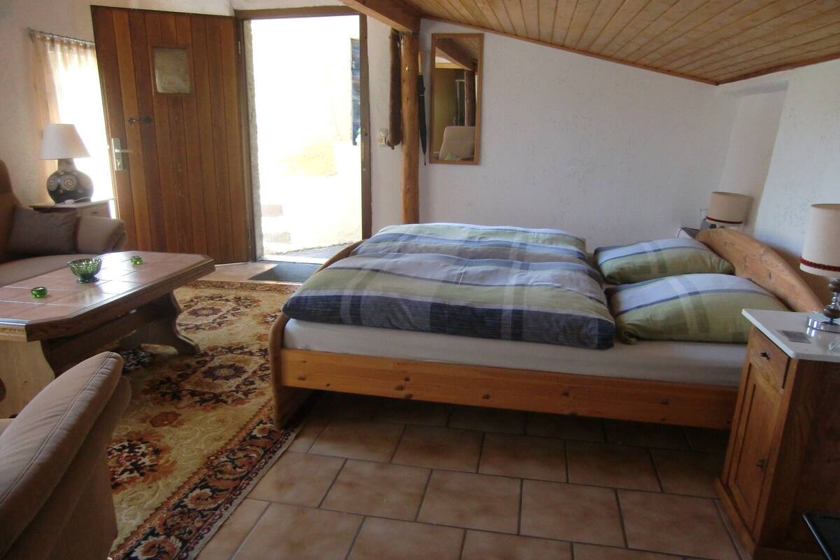 Classic Apartment, 1 Bedroom | 3 bedrooms, individually furnished, bed sheets