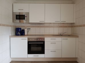 Appartement Confort, 2 chambres | Cuisine privée | Réfrigérateur, micro-ondes, four, cafetière/bouilloire
