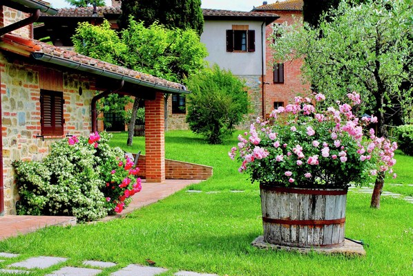 Garden - Air-conditioned Flat With Pool and Wellness Area (Citta della Pieve)