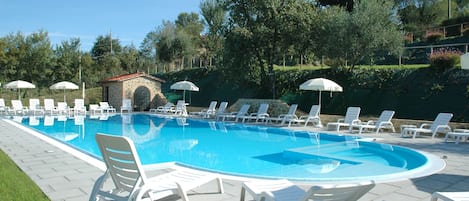 Classic House, 4 Bedrooms | Pool