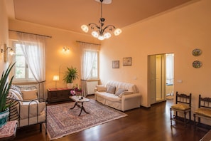 Casa clásica, 4 habitaciones | Sala de estar