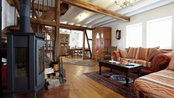 Comfort Apartment, 2 Bedrooms | Living room