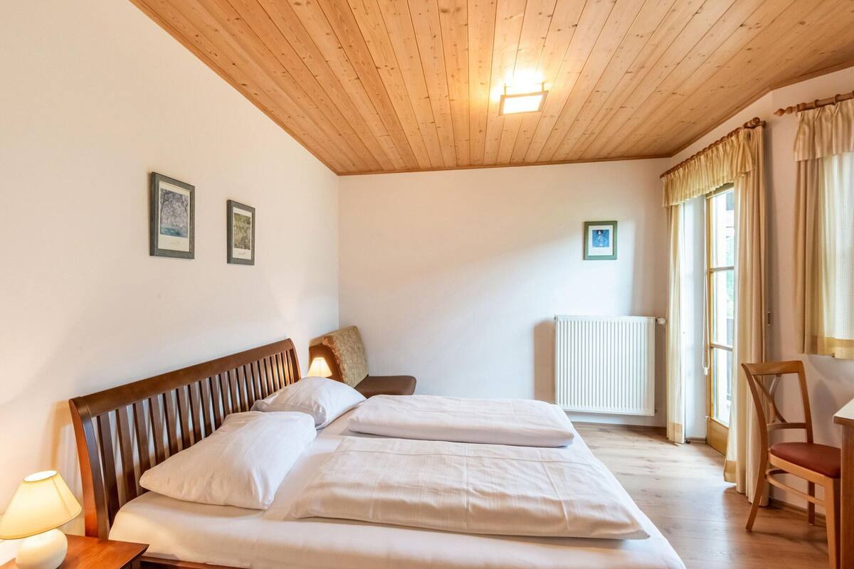 Apartemen Klasik, 3 kamar tidur | 5 kamar tidur dan dilengkapi dengan perabotan berbeda-beda