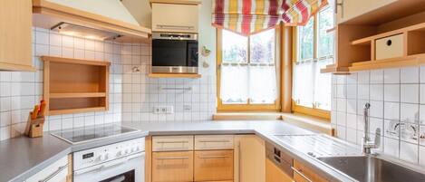 Comfort-Apartment, 3 Schlafzimmer | Eigene Küche | Kühlschrank, Mikrowelle, Ofen, Geschirrspüler