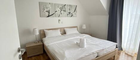 2 bedrooms, WiFi, bed sheets