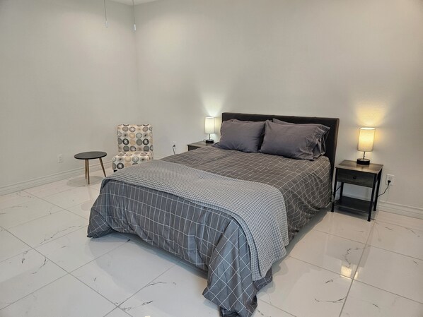 2 chambres, bureau, fer et planche à repasser, Wi-Fi gratuit