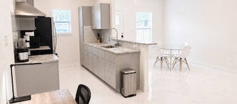 2BD-RemoteWork-Extd Stay Discounts-PetsOK-Central