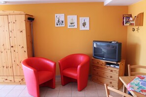 Classic Apartment, 1 Bedroom | Living room | DVD player - Comfortable Apartment Near Seabeach in Rerik (Rerik)