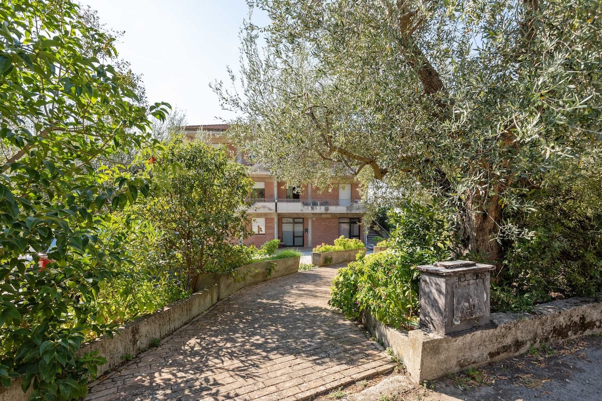 Classic Apartment, 3 Bedrooms | Reception