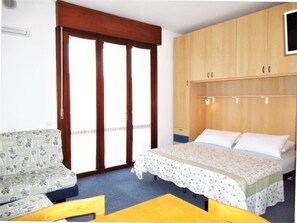 Classic House, 1 Bedroom | Living room - Lovely Holiday Home in Porto Santa Margherita With Pool (Caorle)