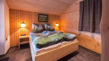 Classic House, 4 Bedrooms | 4 bedrooms, individually furnished, bed sheets