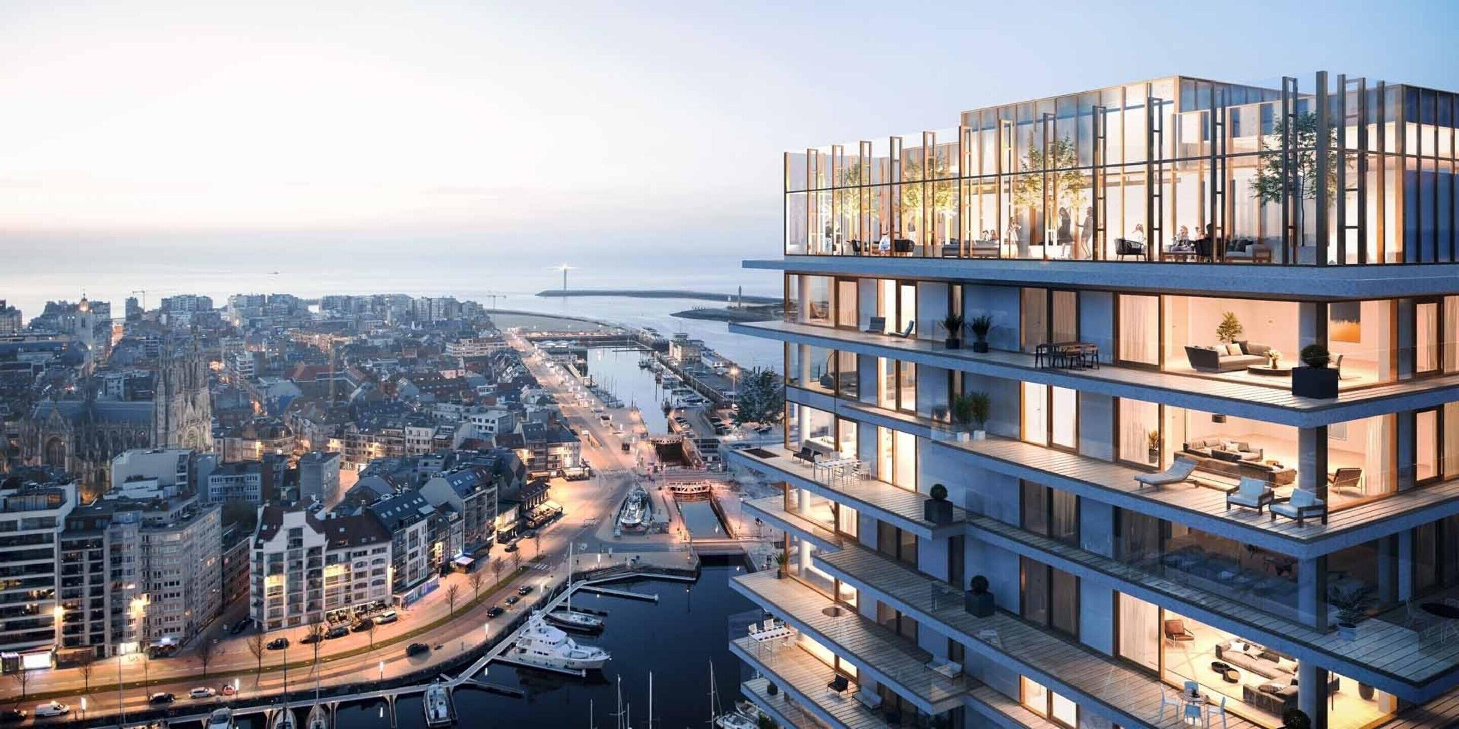 Ein modernes, mehrstöckiges Gebäude mit Balkonen, einer Marina und einer Stadtlandschaft im Hintergrund.