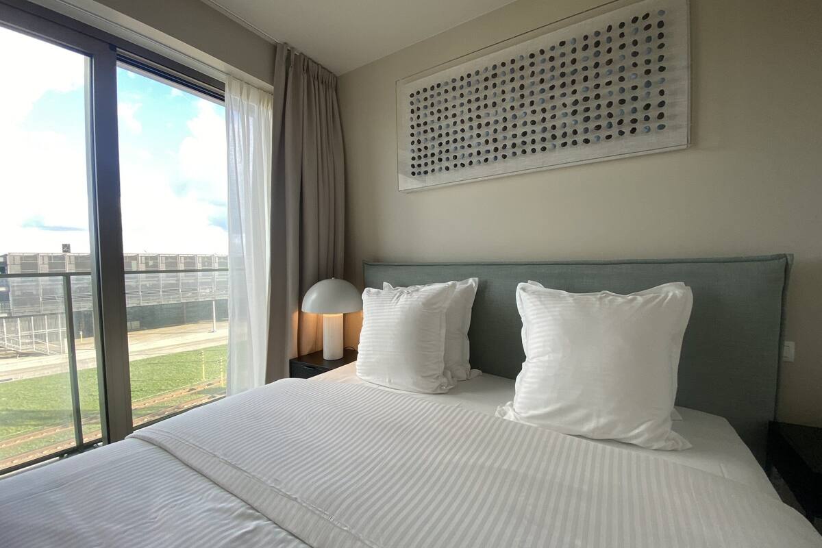 2 bedrooms, bed sheets