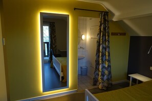 3 chambres, ameublement personnalisé